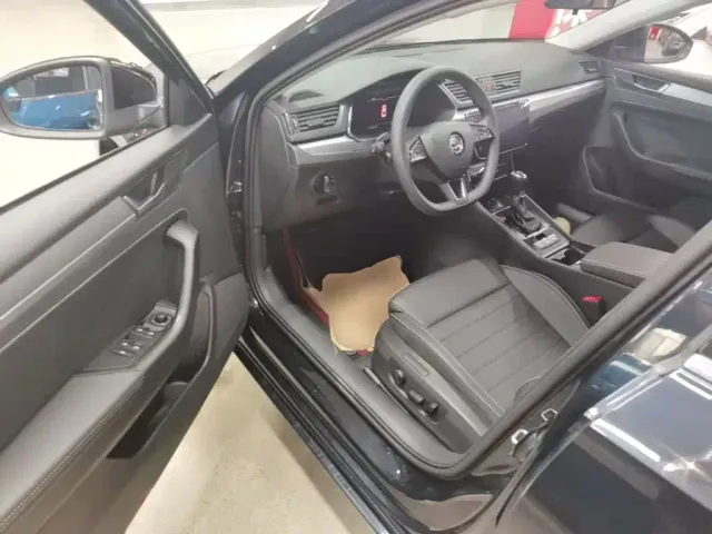 Skoda Superb — Фото автомобиля 15