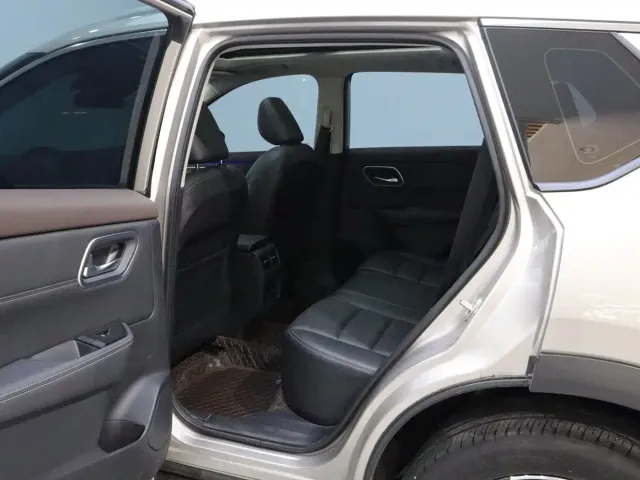 Nissan X-Trail — Фото автомобиля 12