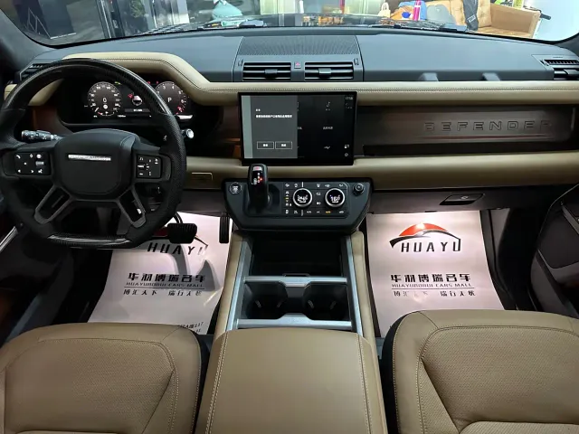 Land Rover Defender — Фото автомобиля 10