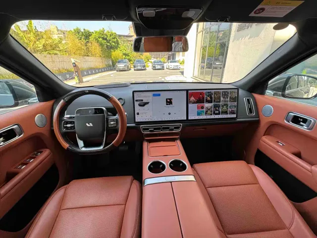 Li Auto L8 — Фото автомобиля 4