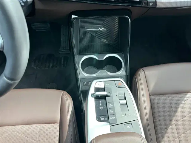 BMW BMW iX1 2025 eDrive25L M Sport Package — Фото автомобиля 3