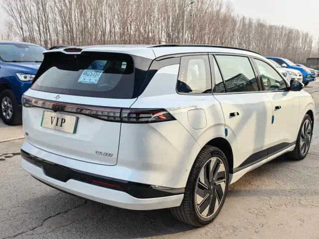 Dongfeng eπ 008 — Фото автомобиля 5