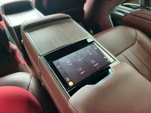 Land Rover Range Rover — Фото автомобиля 9