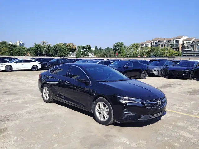 Buick Regal — Фото автомобиля 3