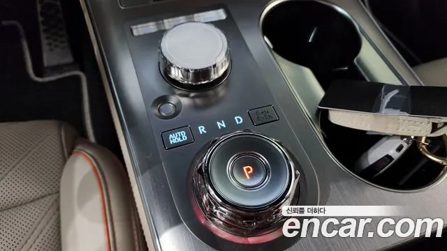 Genesis GV70 — Фото автомобиля 9