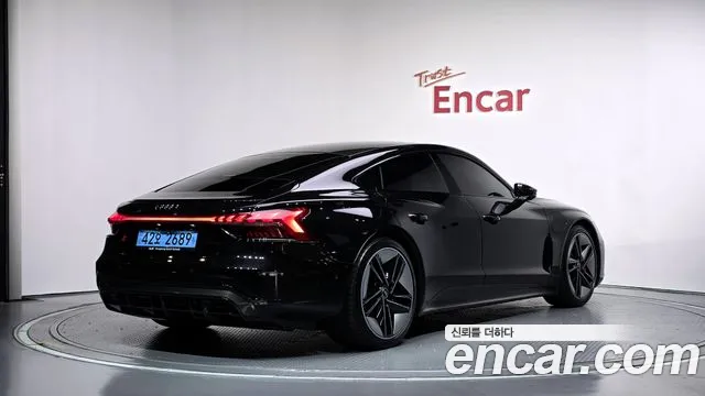 Audi RS e-tron GT — Фото автомобиля 2
