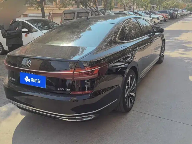 Volkswagen Passat — Фото автомобиля 3