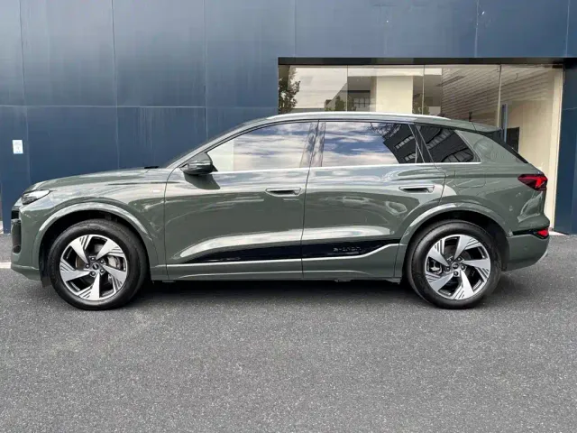 Audi Q6L e-tron — Фото автомобиля 4
