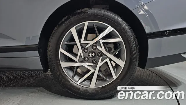 Hyundai Grandeur Grandeur (GN7) 3.5 Бензин 2WD — Фото автомобиля 17