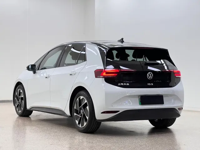 Volkswagen ID.3 — Фото автомобиля 4