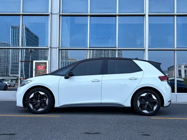 Volkswagen ID.3 — Фото автомобиля 3