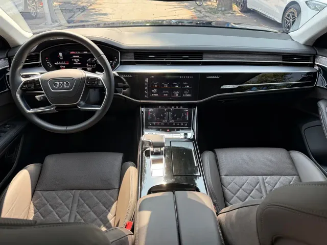 Audi A8 — Фото автомобиля 15