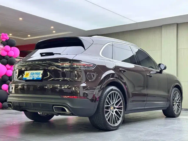 Porsche Cayenne — Фото автомобиля 4