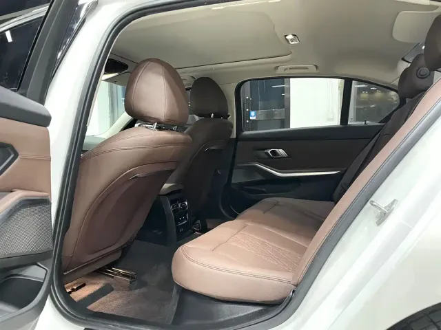 BMW 3 Series — Фото автомобиля 10