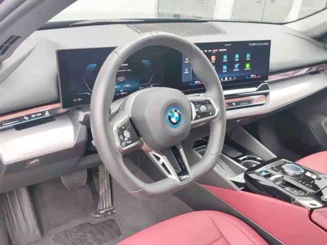 BMW i5 — Фото автомобиля 5