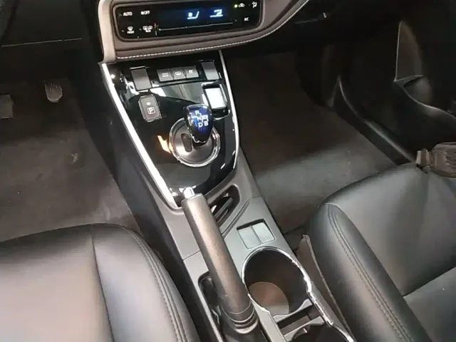 Toyota Corolla Twin Engine E+ — Фото автомобиля 13