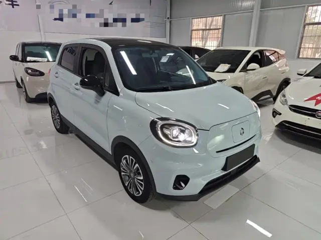 Leapmotor T03 — Фото автомобиля 3