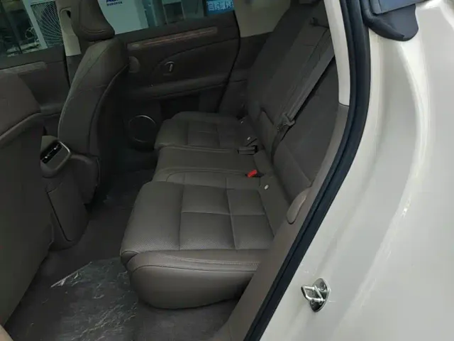 IM Motors LS6 — Фото автомобиля 16
