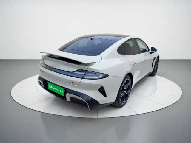 Xiaomi SU7 — Фото автомобиля 4