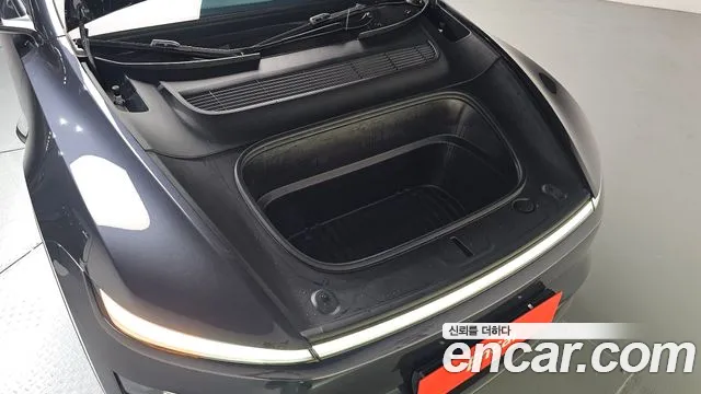 Tesla Model Y — Фото автомобиля 6