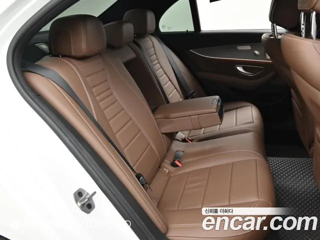 Mercedes-Benz E-Class W213 — Фото автомобиля 12