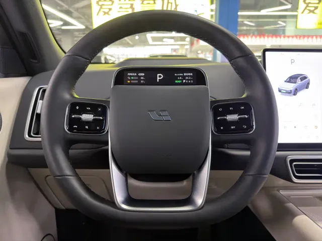 Li Auto L7 — Фото автомобиля 11
