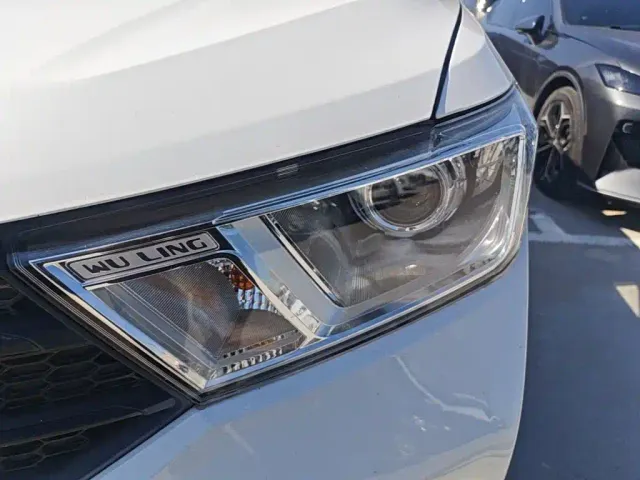 Wuling Hongguang — Фото автомобиля 23