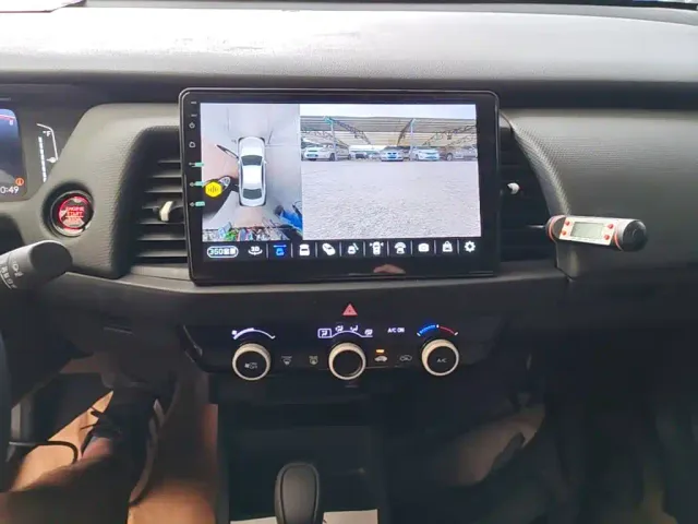 Honda Fit — Фото автомобиля 12