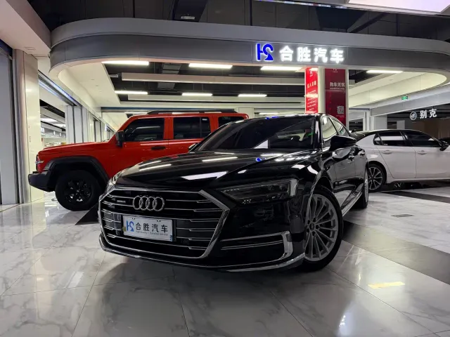 Фотография автомобиля — Audi A8