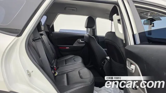 Kia Niro — Фото автомобиля 11