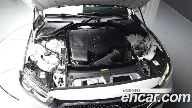 Mercedes-Benz E-Class — Фото автомобиля 6