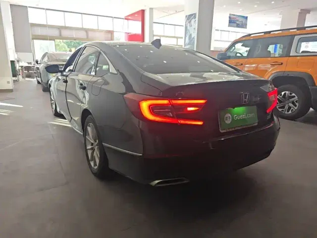 Honda Accord — Фото автомобиля 4