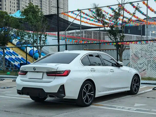 BMW 3 Series — Фото автомобиля 8