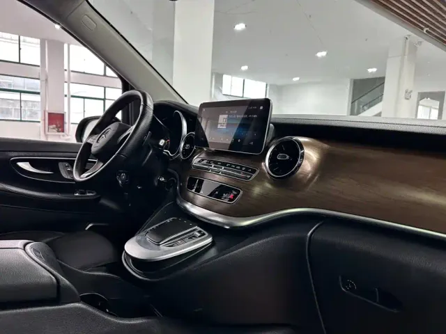 Mercedes-Benz V-Class — Фото автомобиля 6