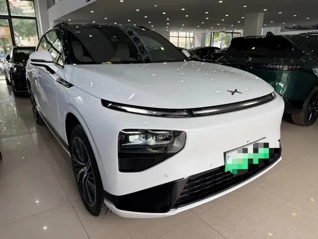 Xpeng G9 — Фото автомобиля 2