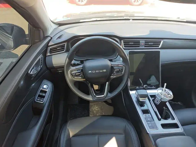 Roewe RX5 — Фото автомобиля 14