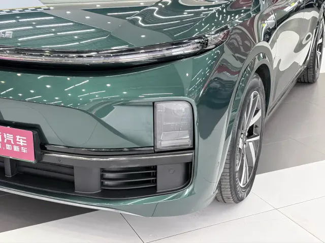 Li Auto L8 — Фото автомобиля 4
