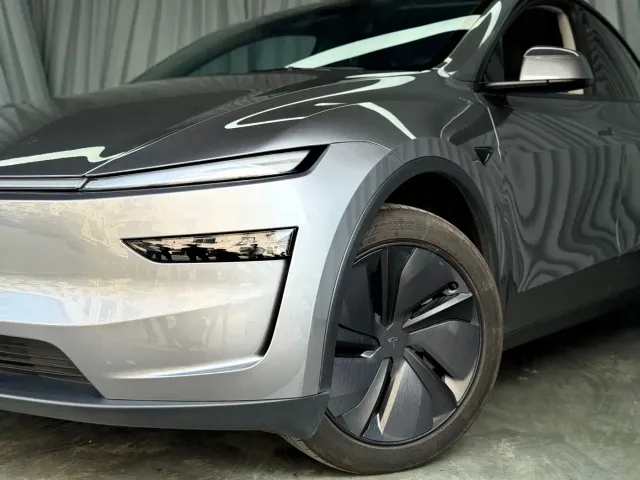 Tesla Model Y — Фото автомобиля 2