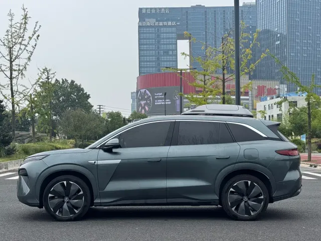 BYD Tang L — Фото автомобиля 16