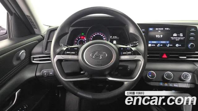 Hyundai AVANTE Avante (CN7) — Фото автомобиля 12