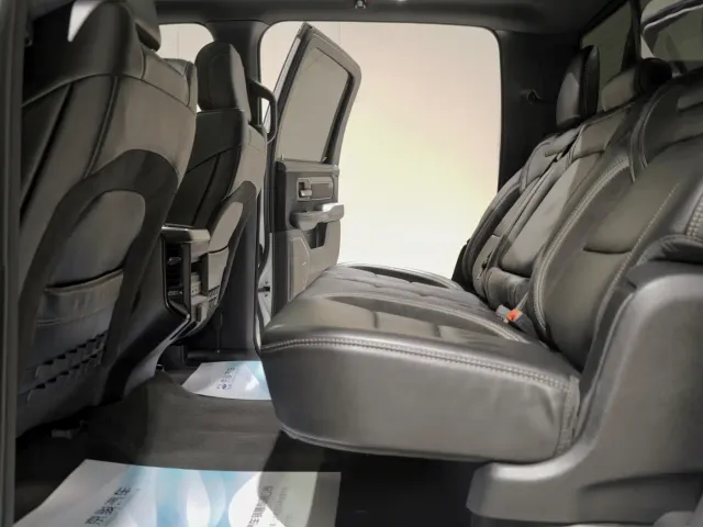 RAM Trucks — Фото автомобиля 4