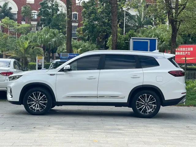 Chery Tiggo 8 PLUS — Фото автомобиля 4