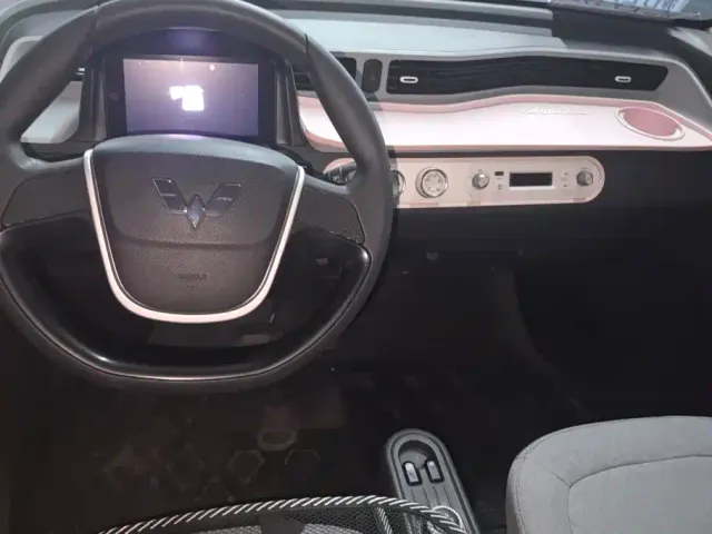 Wuling Hongguang Mini EV — Фото автомобиля 12