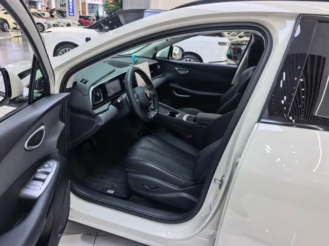 BYD Sealion 05 EV — Фото автомобиля 7