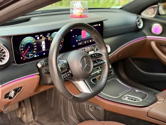 Mercedes-Benz E-Class — Фото автомобиля 8