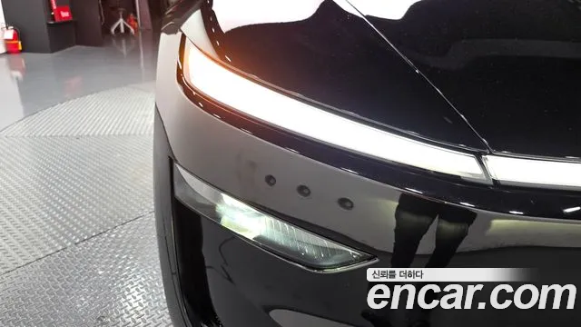 Tesla Model Y — Фото автомобиля 21