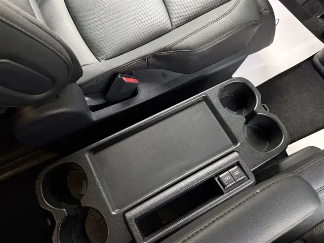 Toyota Sienna — Фото автомобиля 13