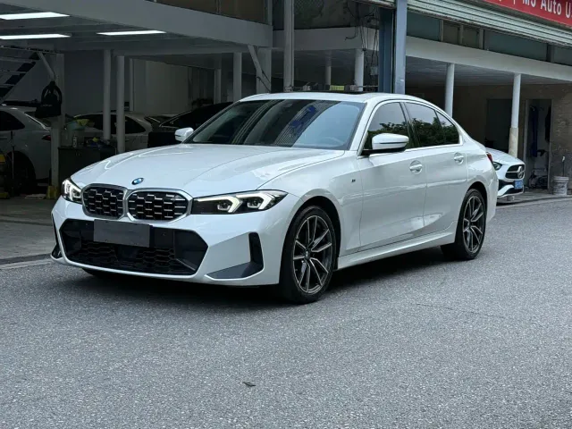 BMW 3 Series — Фото автомобиля 4