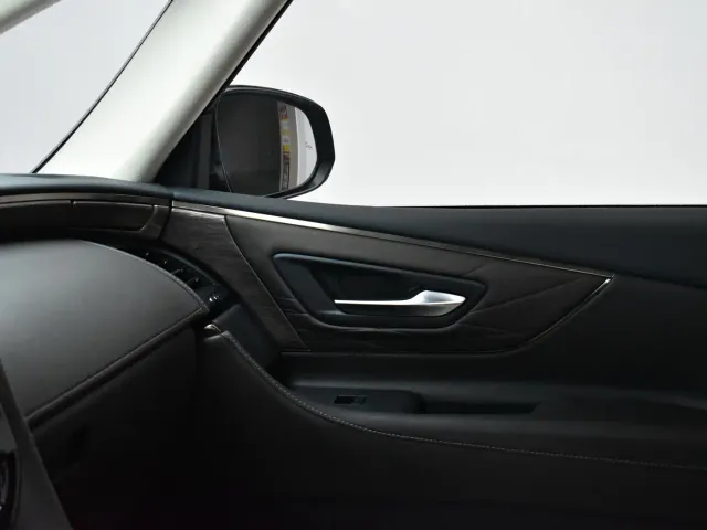 Toyota Alphard — Фото автомобиля 12