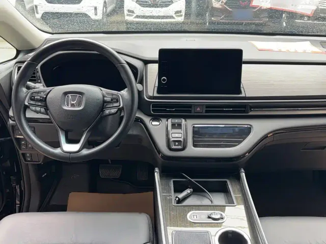 Honda Elysion — Фото автомобиля 14